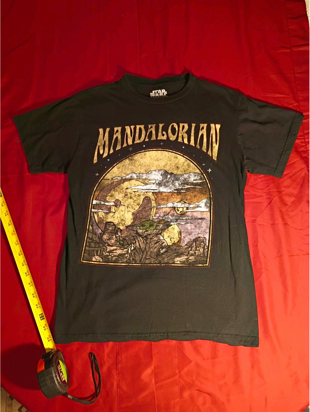 Star Wars Mandalorian Graphic T-Shirt Size Small